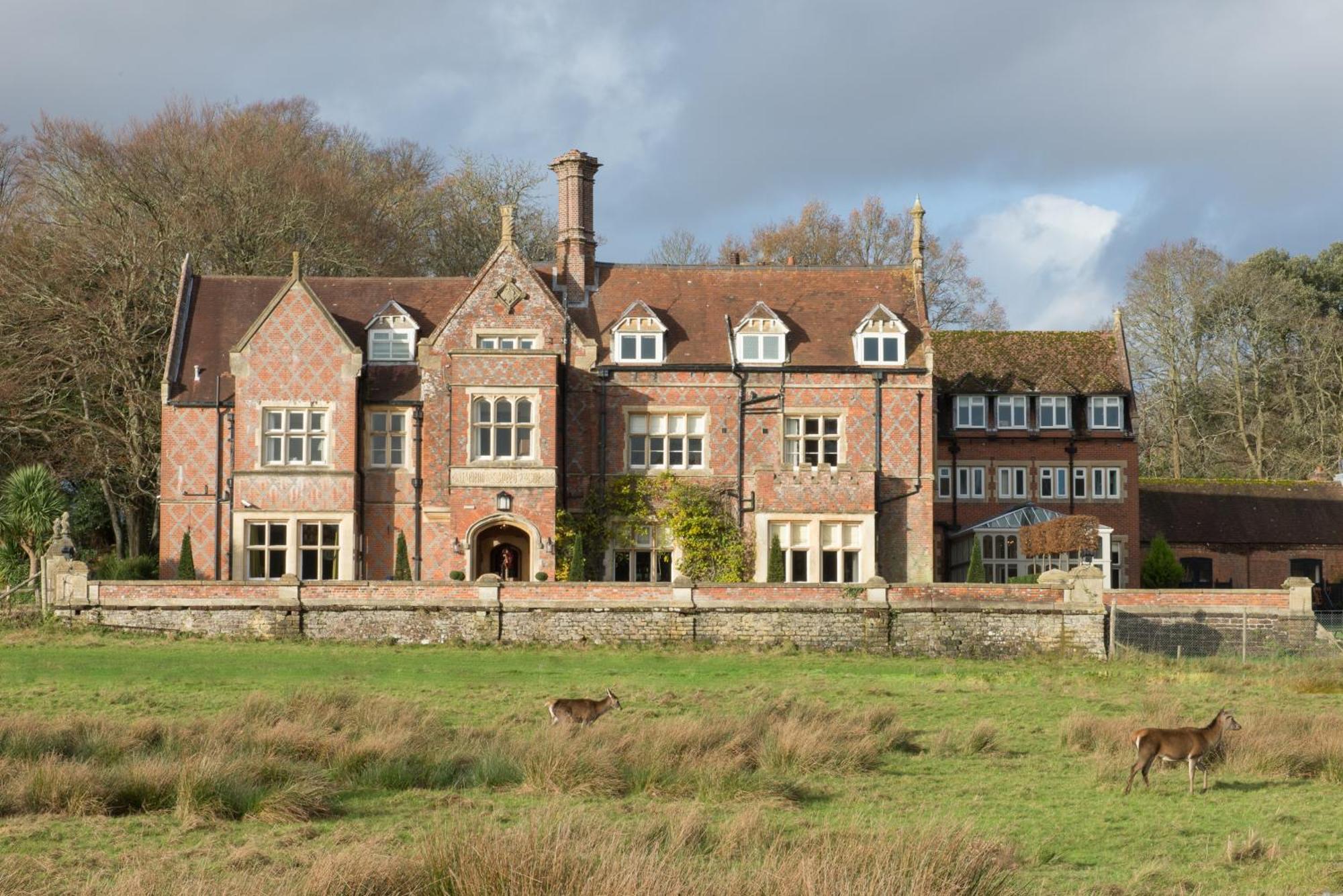 Burley Manor Hotel Exterior photo