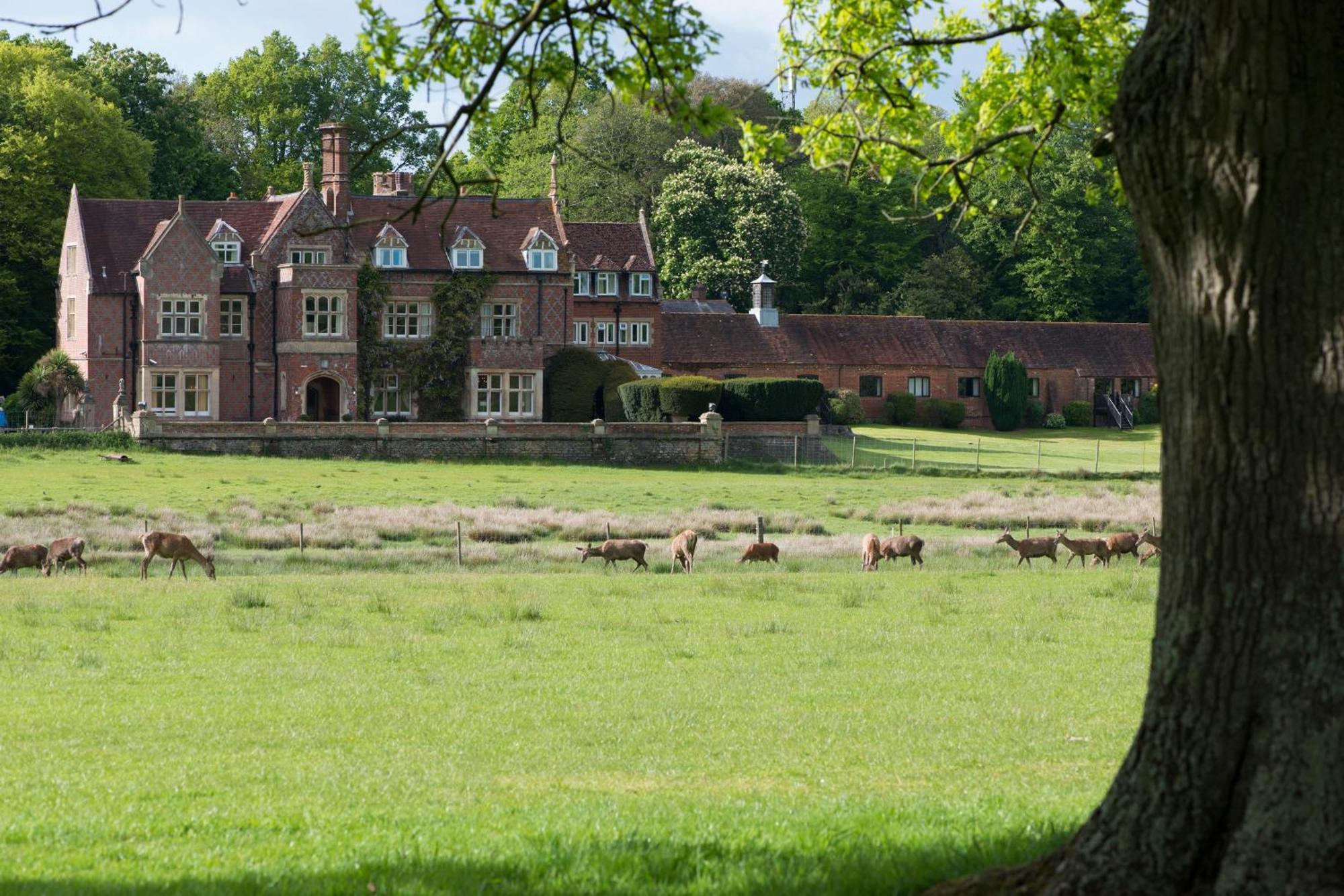 Burley Manor Hotel Exterior photo