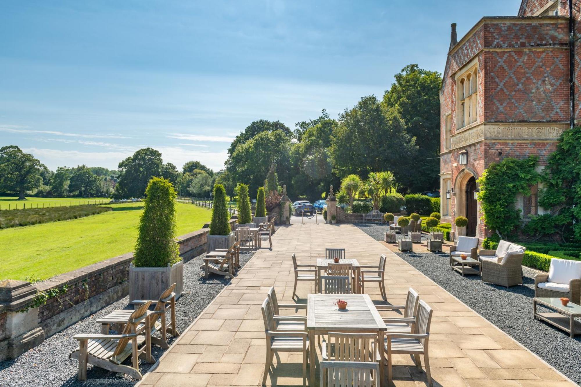 Burley Manor Hotel Exterior photo