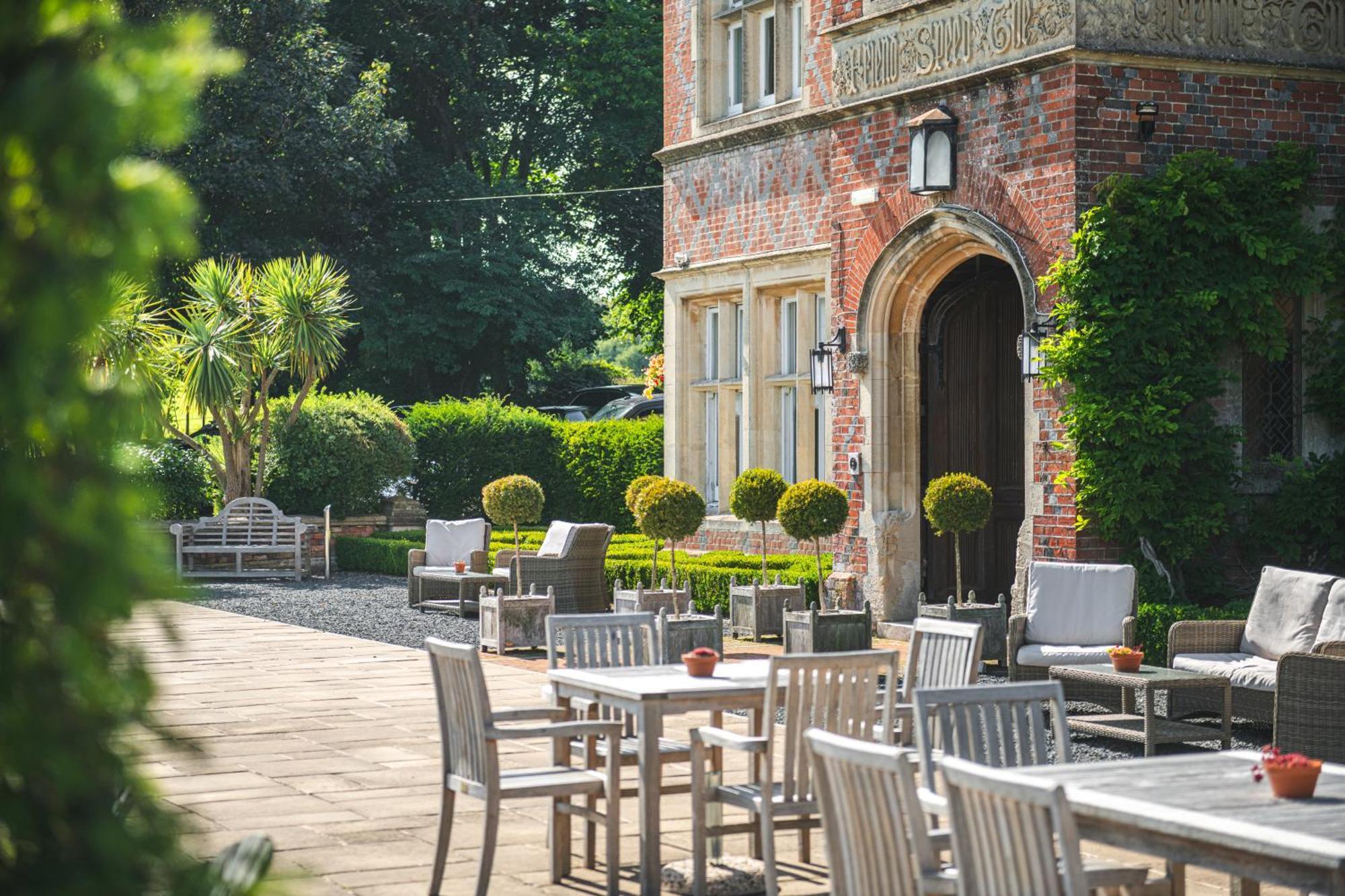 Burley Manor Hotel Exterior photo