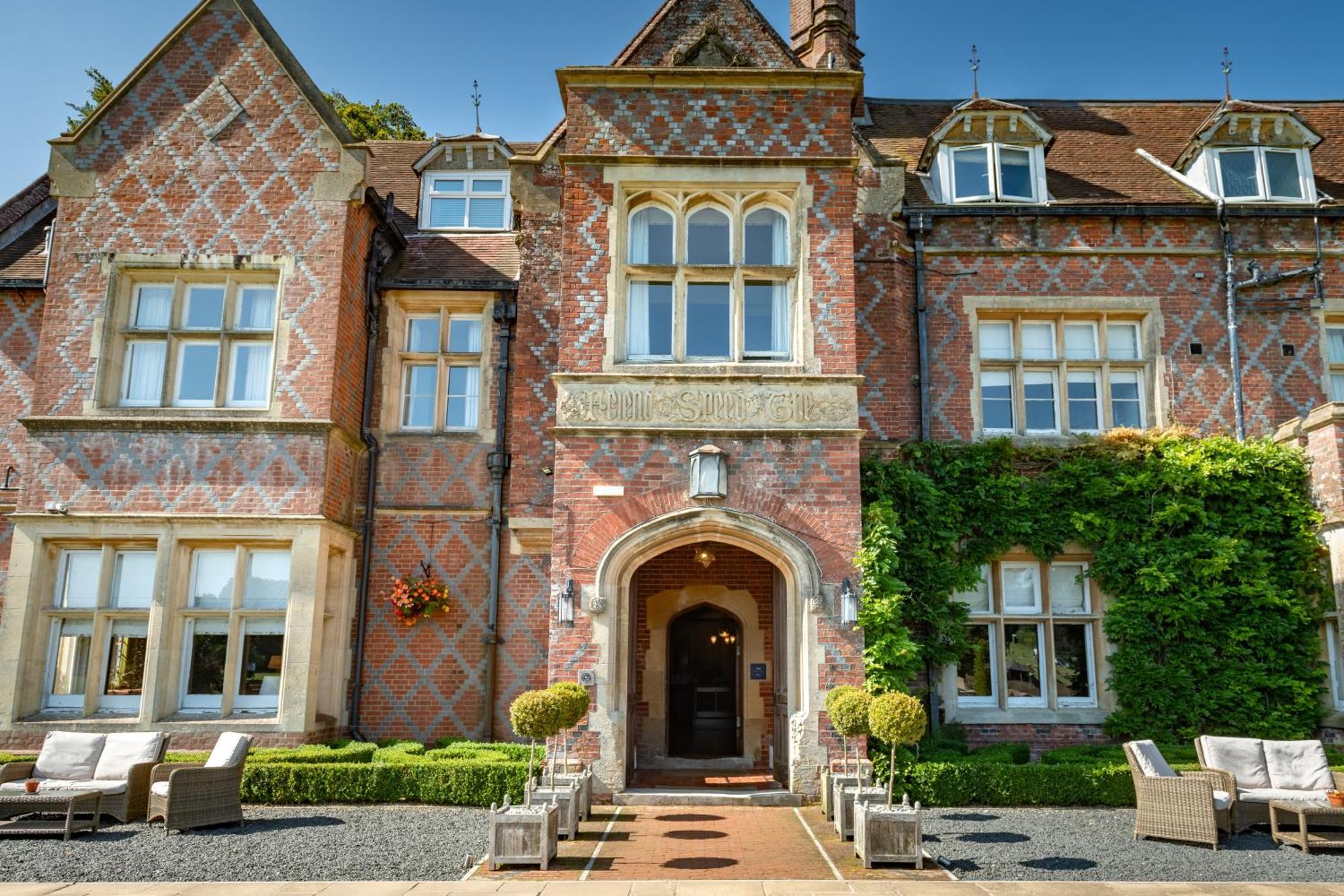 Burley Manor Hotel Exterior photo