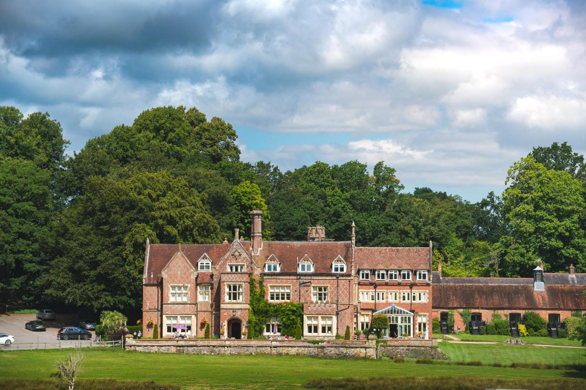 Burley Manor Hotel Exterior photo